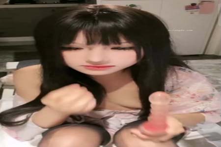 土豪重金摆平 颜值和身材非常不错 店铺嫩妹【kk】定制福利 1对1道具自慰手指抠喷水 湿漉漉的真诱人